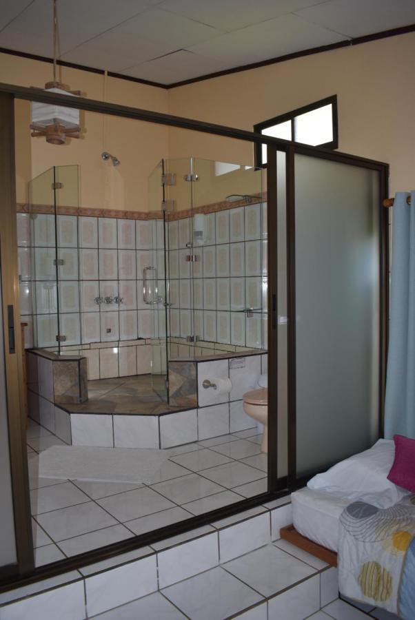 MapleTico Guesthouse Monteverde Eksteriør billede